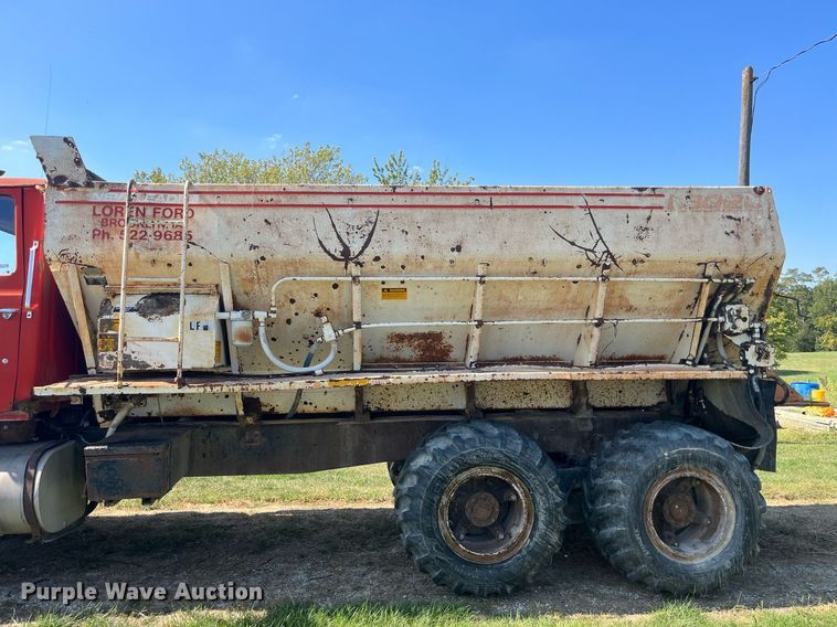 image for item MG9507 1978 Ford 9000  fertilizer delivery truck