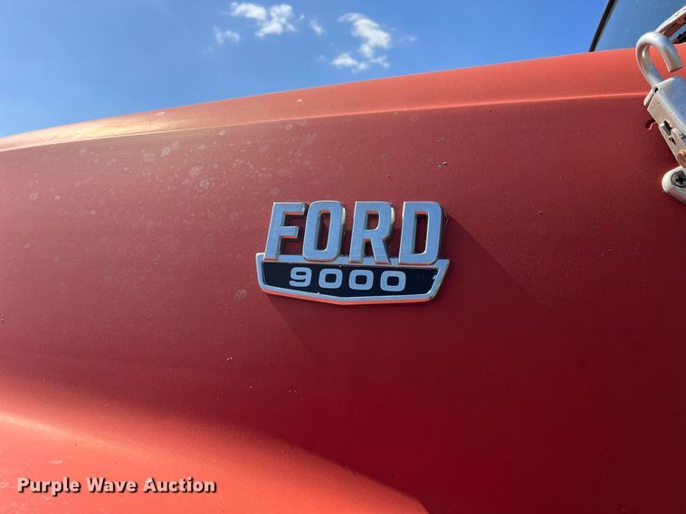 image for item MG9507 1978 Ford 9000  fertilizer delivery truck