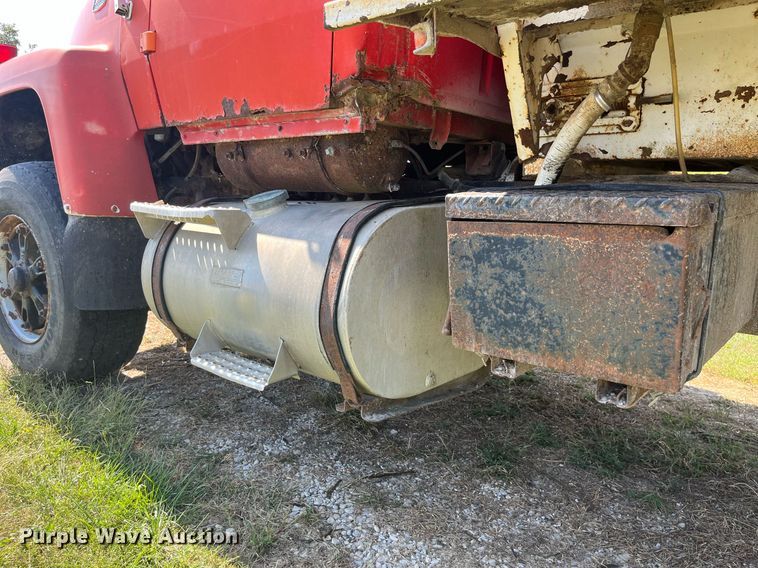 image for item MG9507 1978 Ford 9000  fertilizer delivery truck