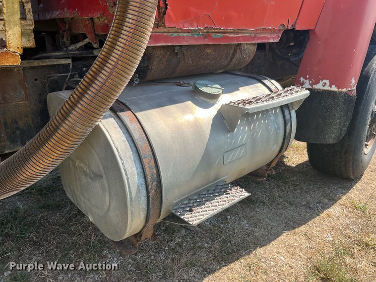 image for item MG9507 1978 Ford 9000  fertilizer delivery truck