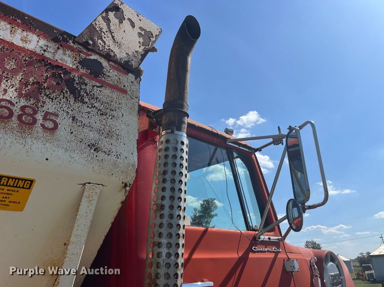 image for item MG9507 1978 Ford 9000  fertilizer delivery truck