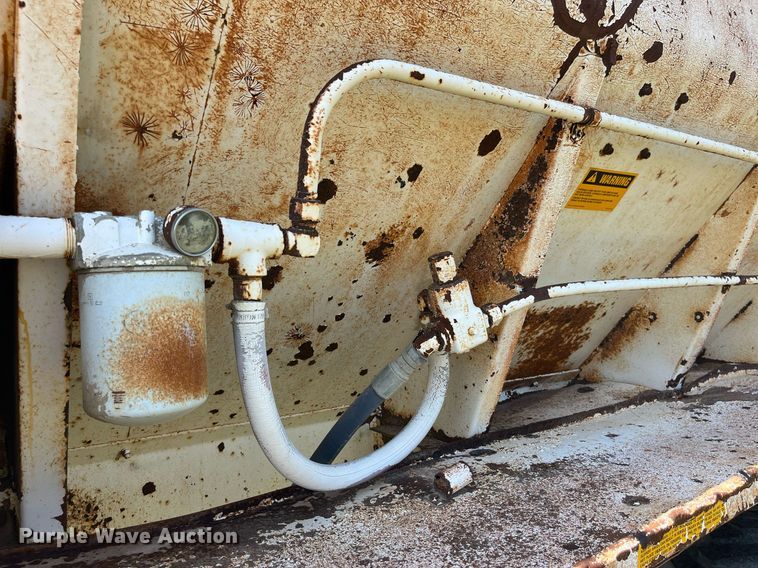 image for item MG9507 1978 Ford 9000  fertilizer delivery truck