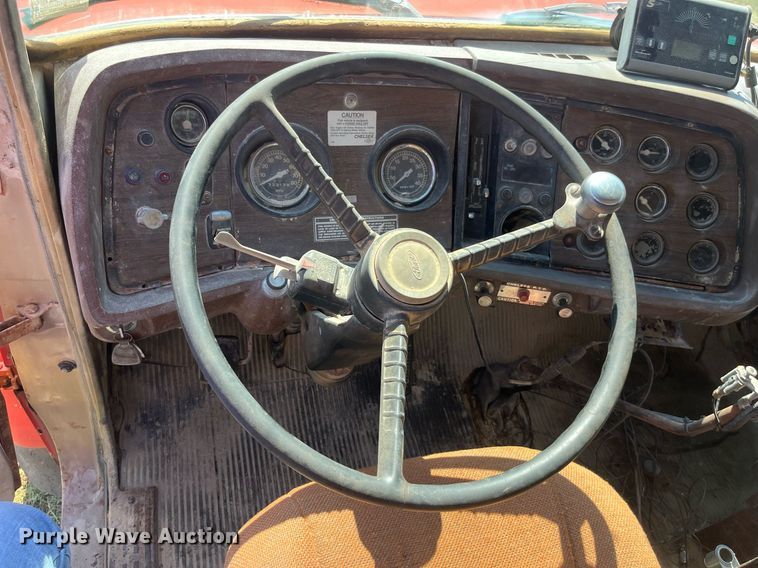 image for item MG9507 1978 Ford 9000  fertilizer delivery truck