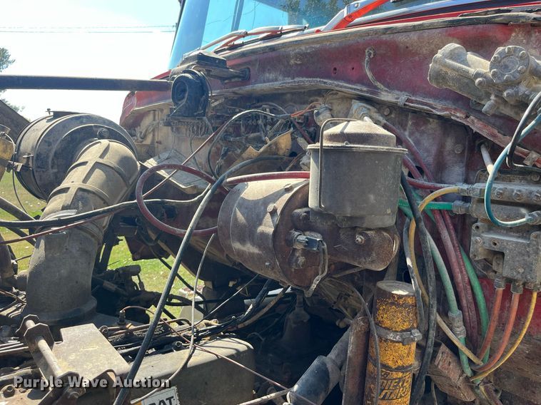 image for item MG9507 1978 Ford 9000  fertilizer delivery truck