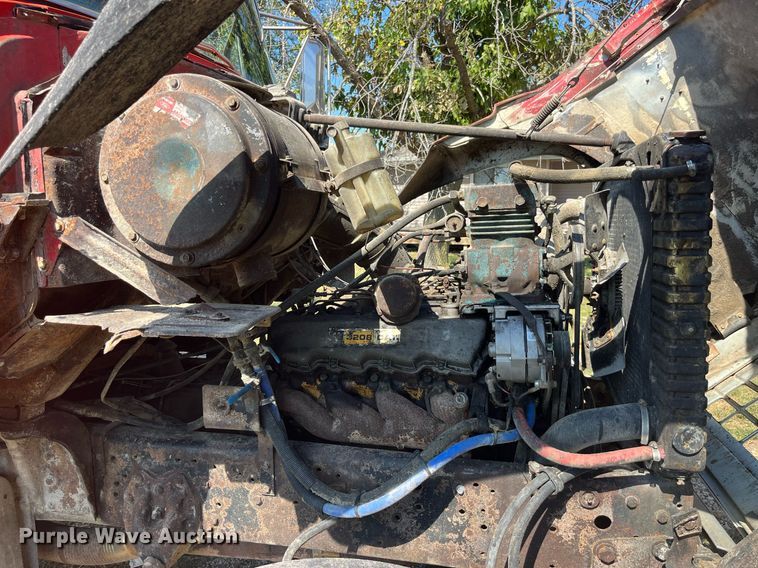 image for item MG9507 1978 Ford 9000  fertilizer delivery truck