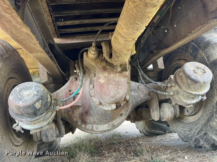 image for item MG9507 1978 Ford 9000  fertilizer delivery truck