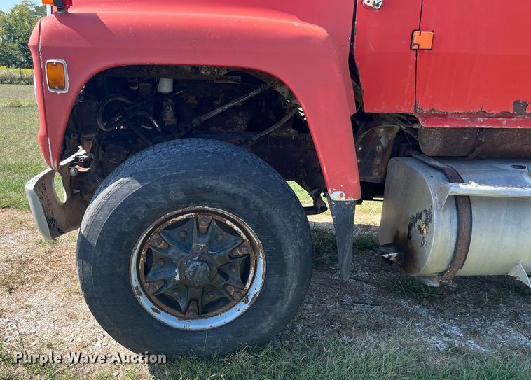 image for item MG9507 1978 Ford 9000  fertilizer delivery truck