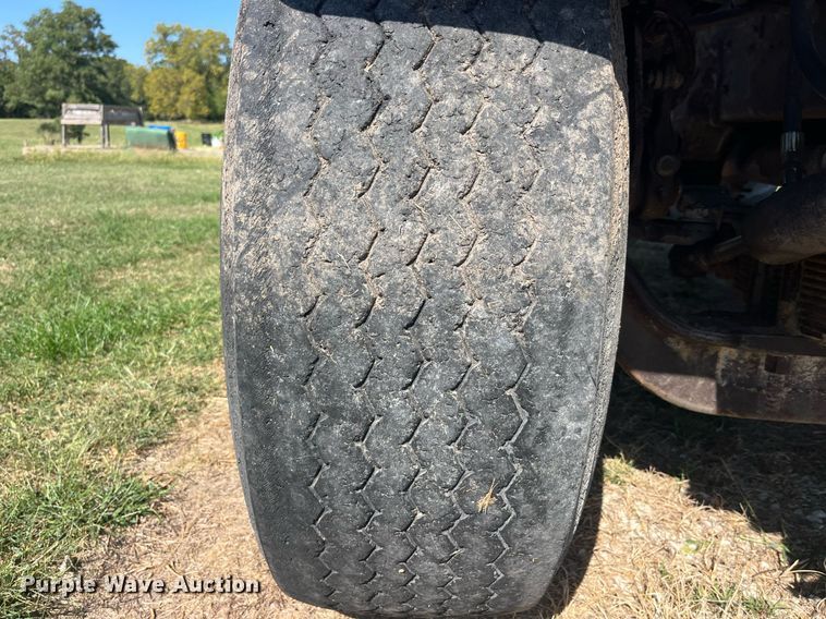 image for item MG9507 1978 Ford 9000  fertilizer delivery truck