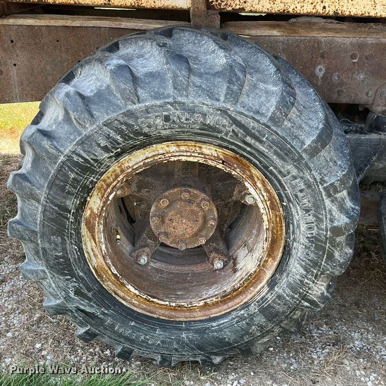 image for item MG9507 1978 Ford 9000  fertilizer delivery truck