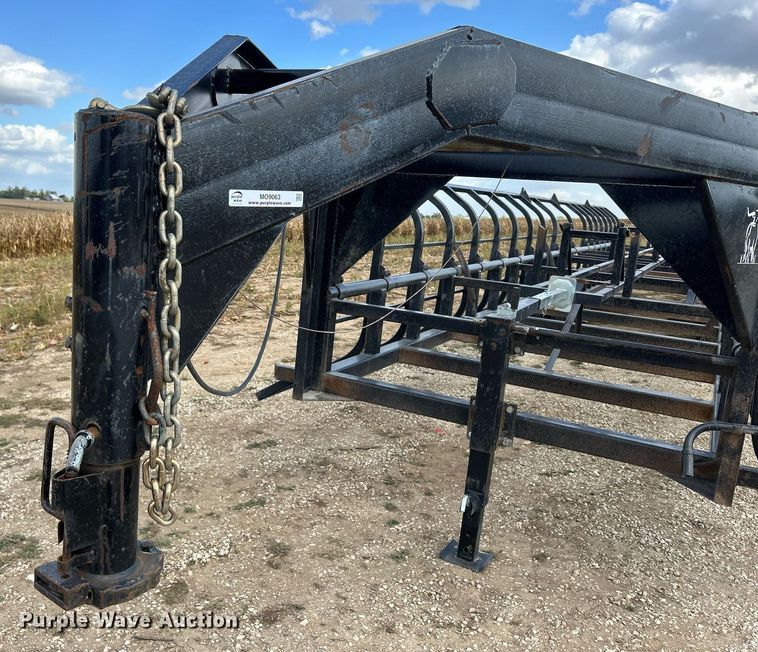 image for item MO9063 20 x 4 hay bale trailer