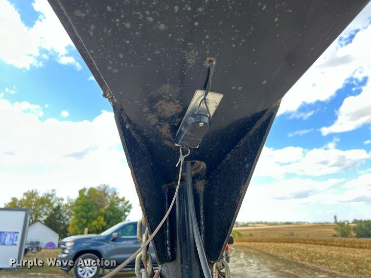 image for item MO9063 20 x 4 hay bale trailer