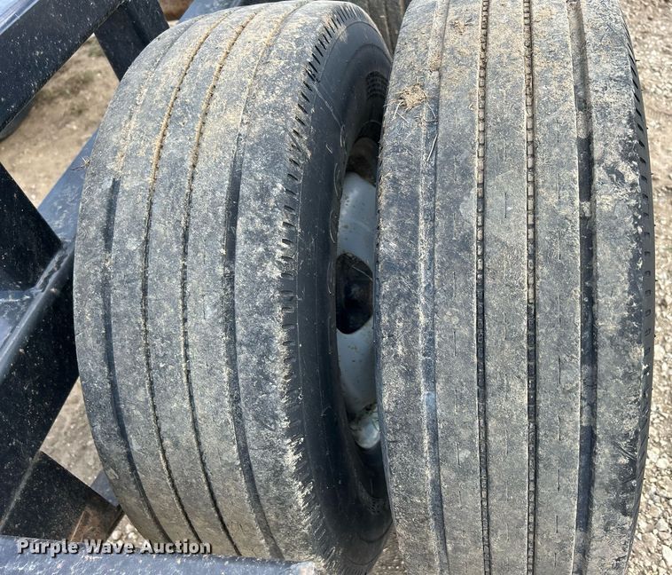 image for item MO9063 20 x 4 hay bale trailer