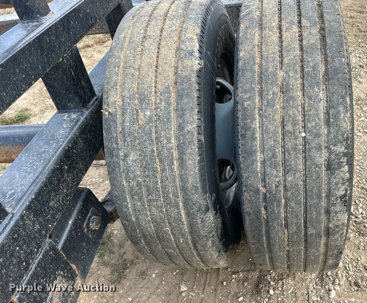 image for item MO9063 20 x 4 hay bale trailer