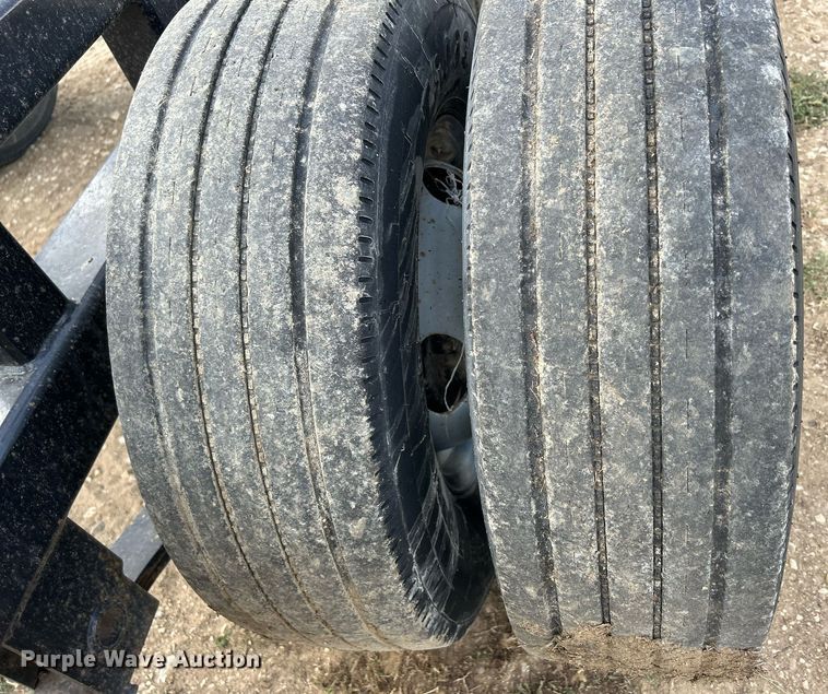 image for item MO9063 20 x 4 hay bale trailer