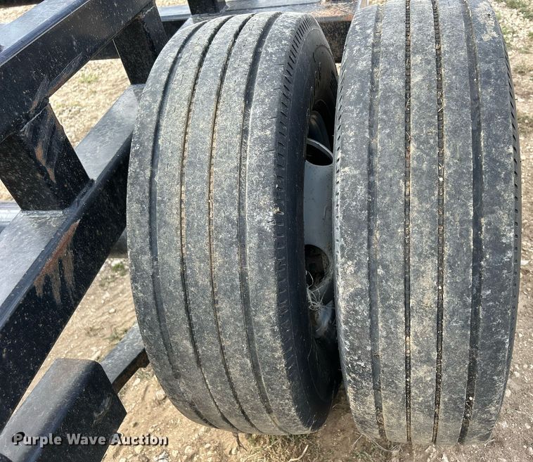 image for item MO9063 20 x 4 hay bale trailer