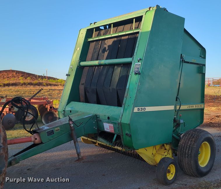 image for item MX9454 John Deere 530  round baler