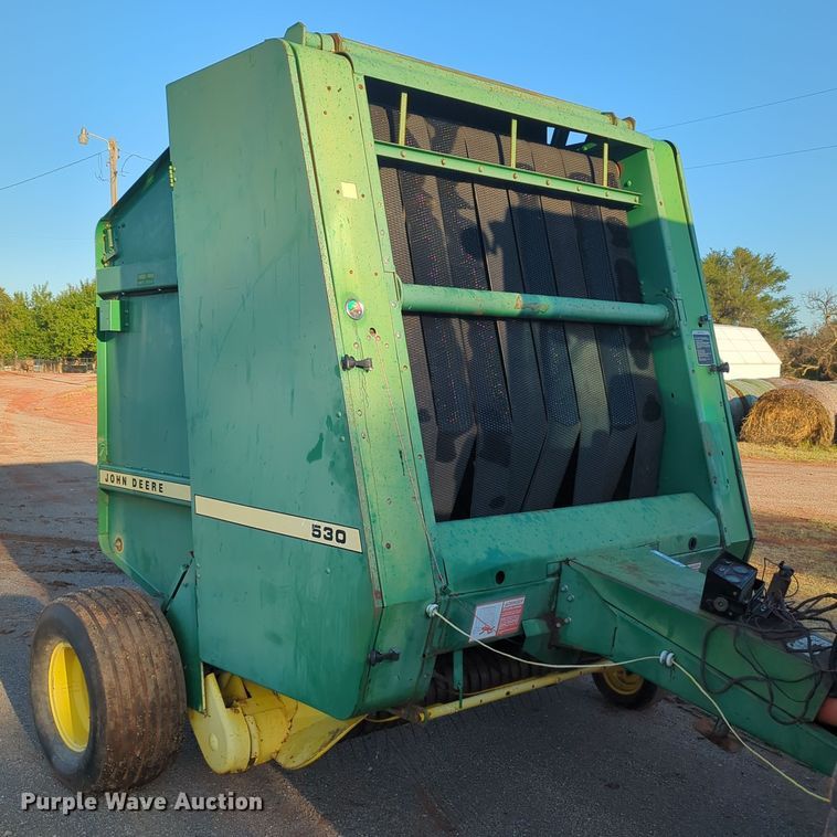 image for item MX9454 John Deere 530  round baler