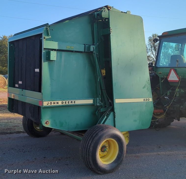 image for item MX9454 John Deere 530  round baler