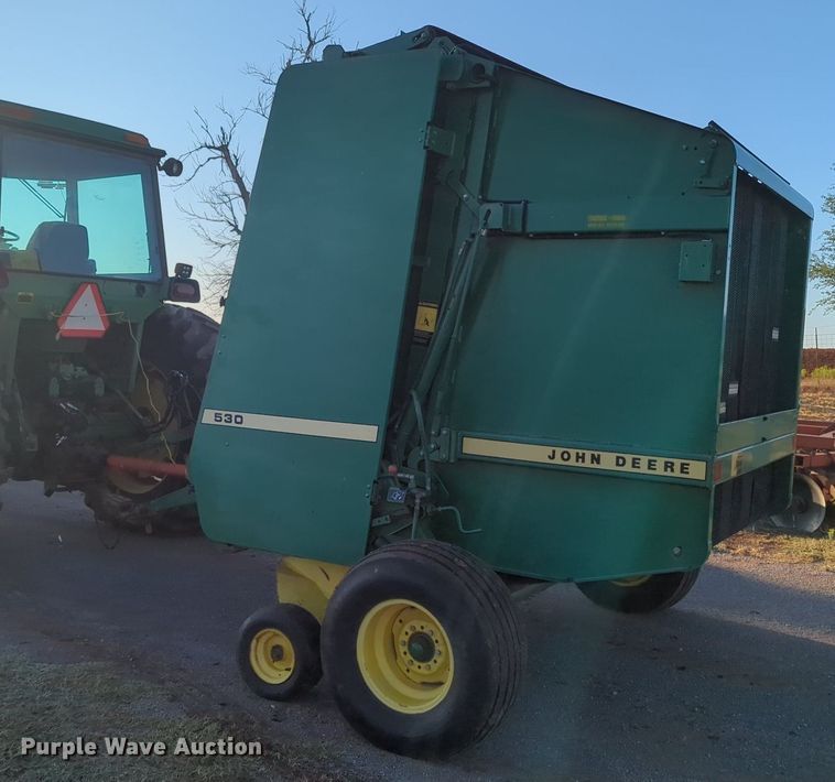 image for item MX9454 John Deere 530  round baler