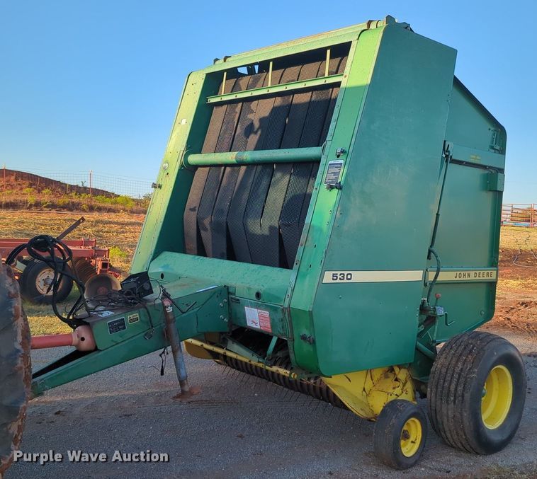 image for item MX9454 John Deere 530  round baler