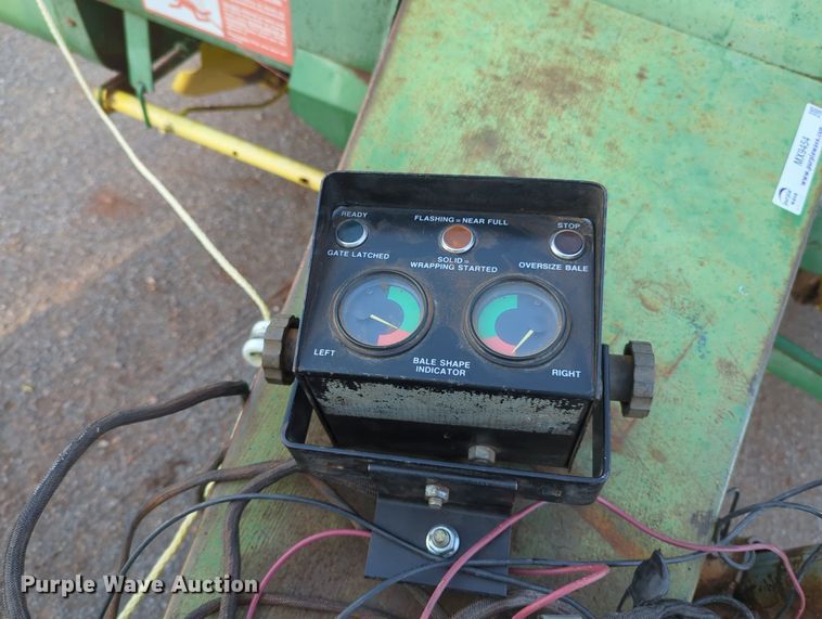 image for item MX9454 John Deere 530  round baler