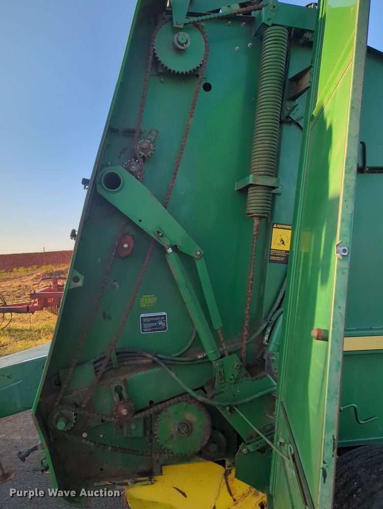 image for item MX9454 John Deere 530  round baler
