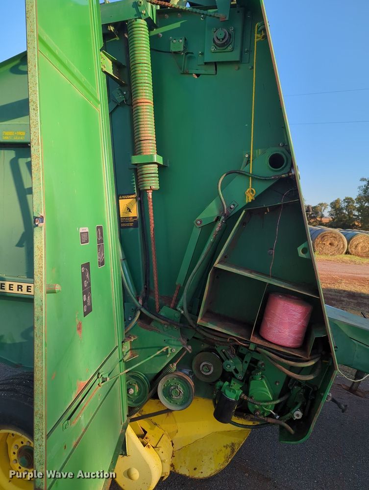 image for item MX9454 John Deere 530  round baler