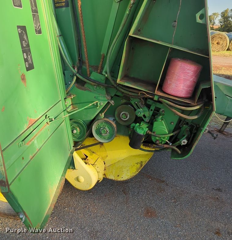 image for item MX9454 John Deere 530  round baler