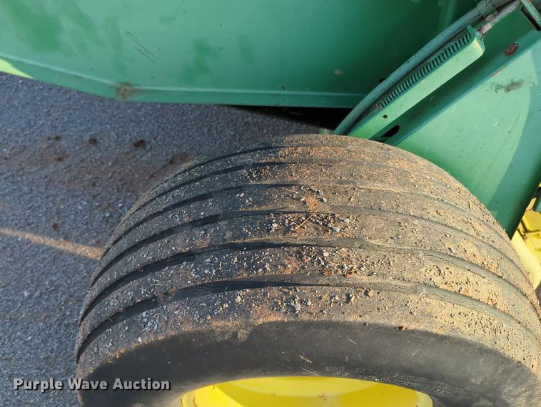 image for item MX9454 John Deere 530  round baler