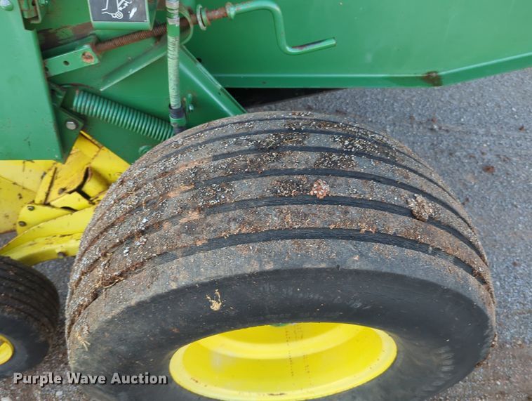 image for item MX9454 John Deere 530  round baler