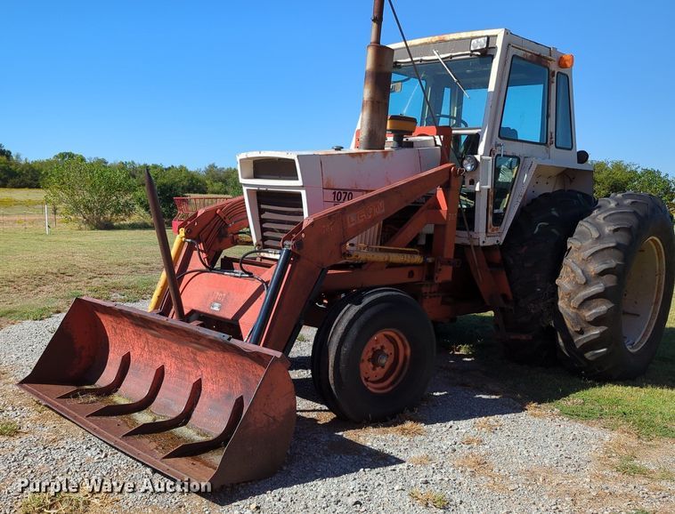 image for item MX9459 Case 1070  tractor