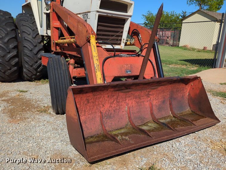 image for item MX9459 Case 1070  tractor