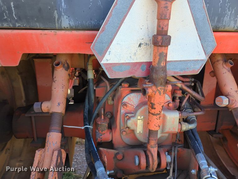 image for item MX9459 Case 1070  tractor