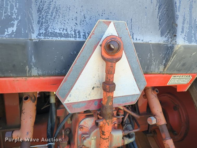 image for item MX9459 Case 1070  tractor