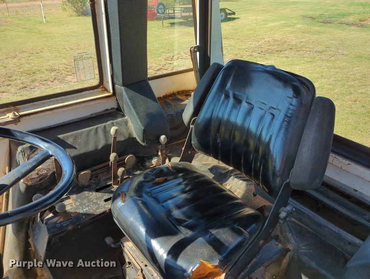 image for item MX9459 Case 1070  tractor