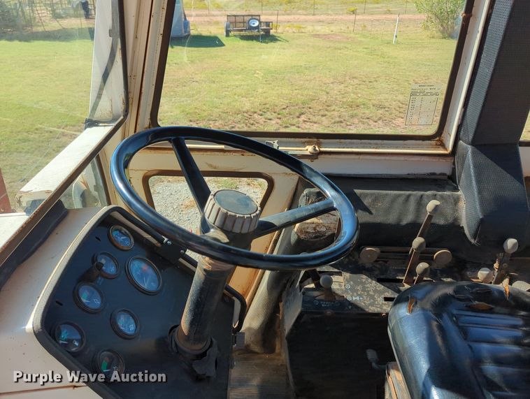 image for item MX9459 Case 1070  tractor