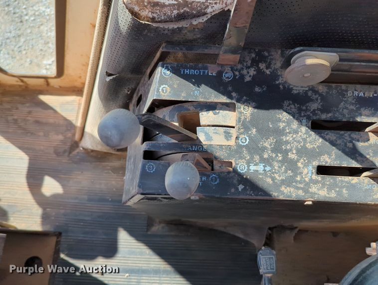 image for item MX9459 Case 1070  tractor