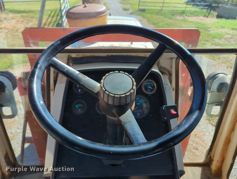 image for item MX9459 Case 1070  tractor