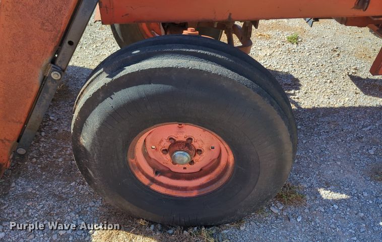 image for item MX9459 Case 1070  tractor