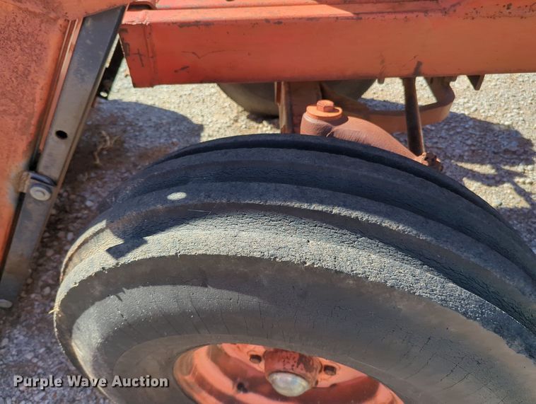 image for item MX9459 Case 1070  tractor