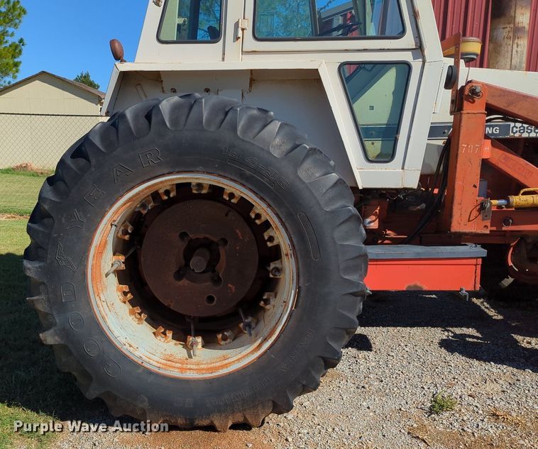 image for item MX9459 Case 1070  tractor