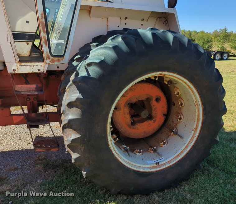 image for item MX9459 Case 1070  tractor