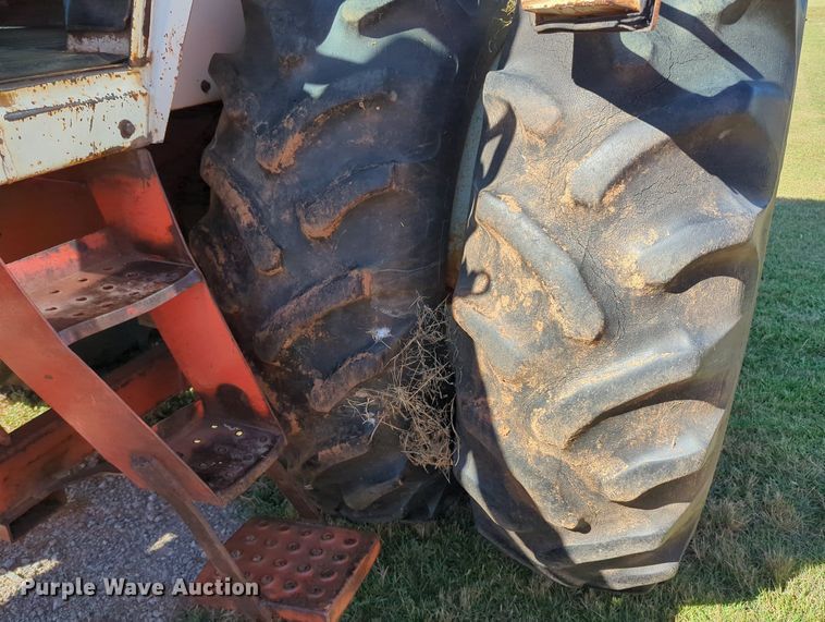 image for item MX9459 Case 1070  tractor