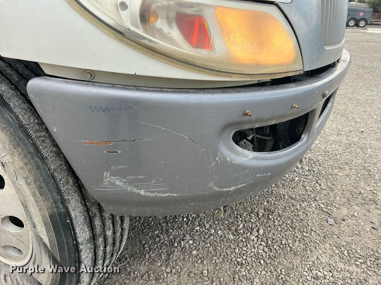 image for item NA9255 2007 International 4400  feed delivery truck