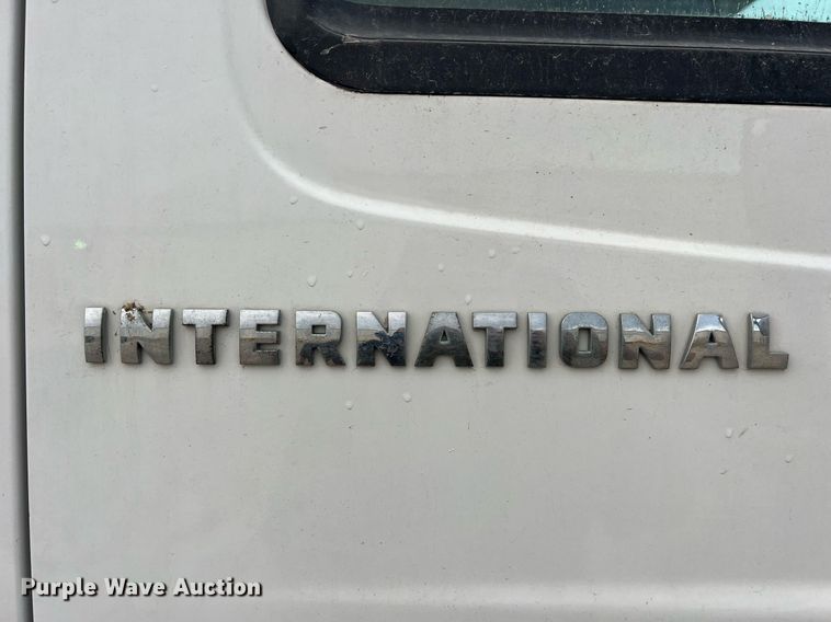 image for item NA9255 2007 International 4400  feed delivery truck