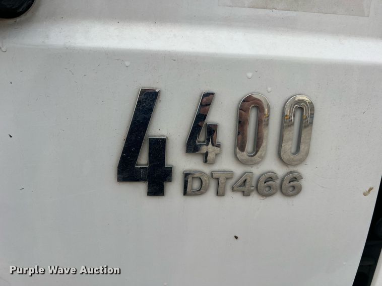 image for item NA9255 2007 International 4400  feed delivery truck