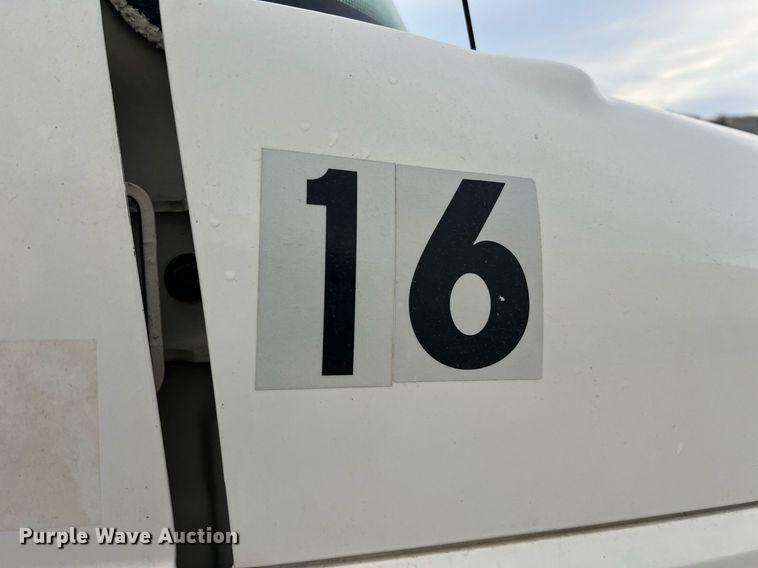 image for item NA9255 2007 International 4400  feed delivery truck