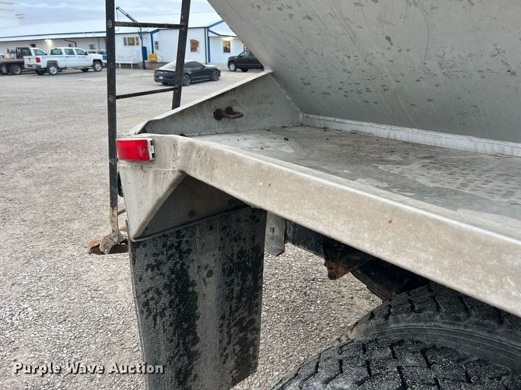 image for item NA9255 2007 International 4400  feed delivery truck