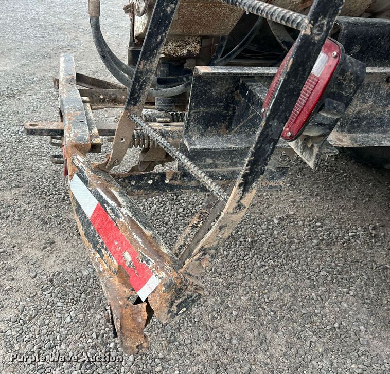 image for item NA9255 2007 International 4400  feed delivery truck