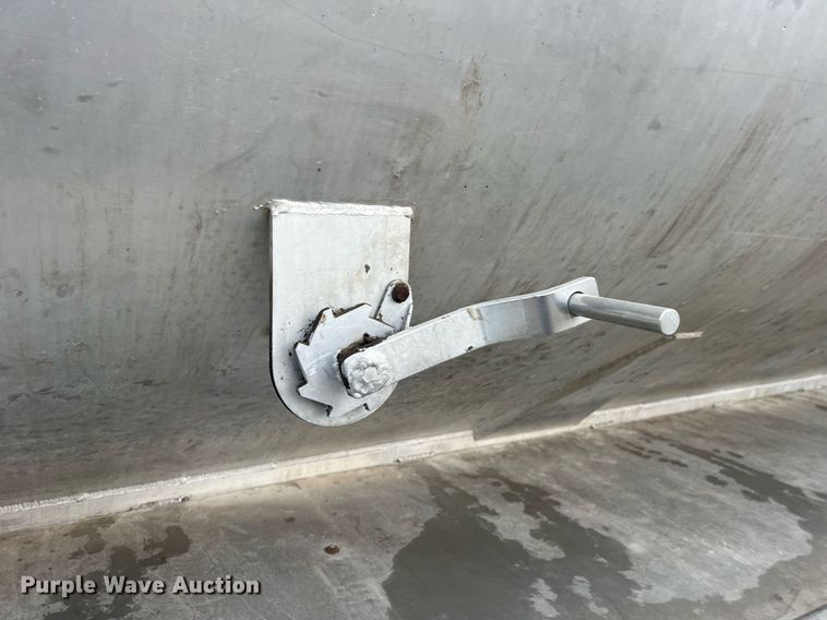 image for item NA9255 2007 International 4400  feed delivery truck